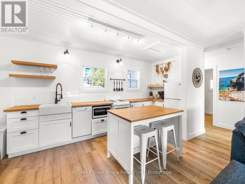 59 Simpson Avenue — photo 13 of 40