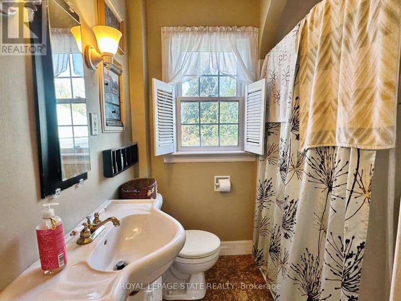 618 Pine Street — photo 10 of 40