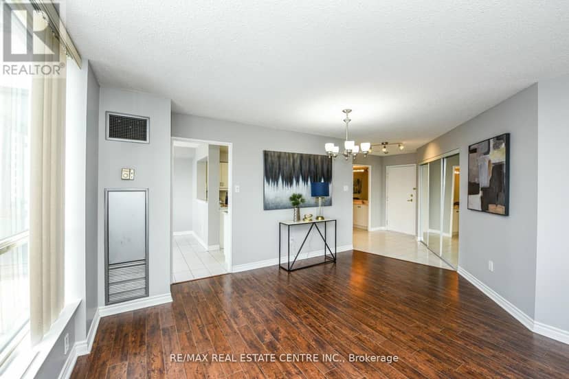 1805 - 55 Elm Drive — photo 3 of 4