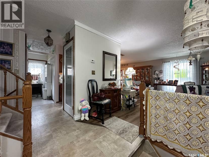 32 4th STREET SE, Preeceville, photo 2