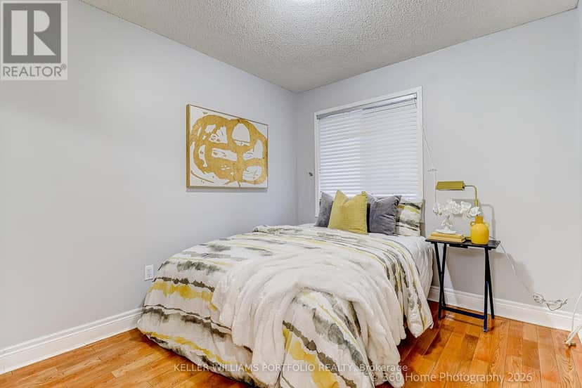45 Olympia Crescent — photo 12 of 25