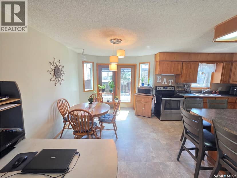 509 Carlyle AVENUE — photo 18 of 40