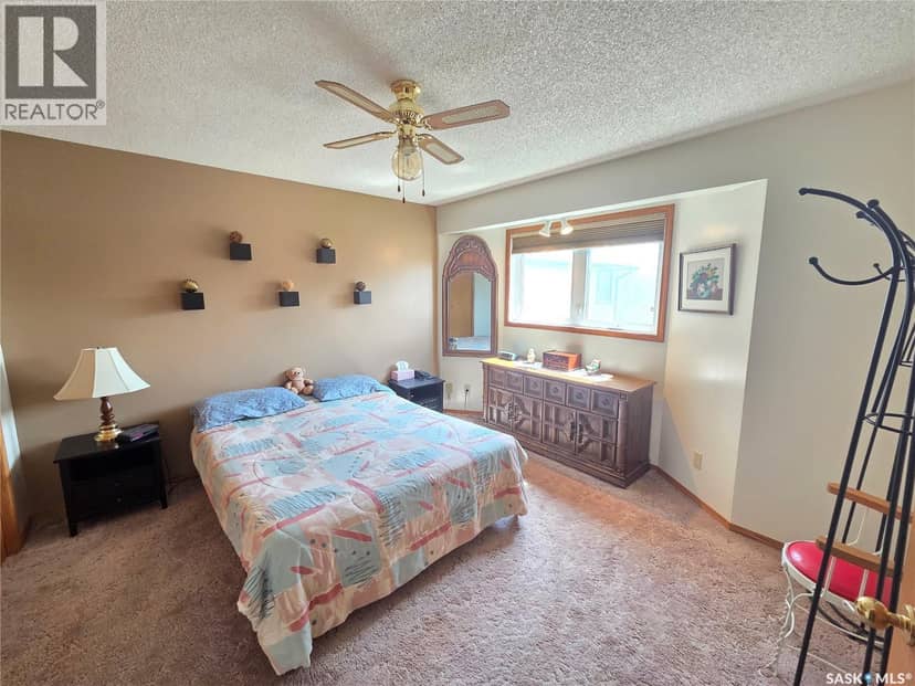 509 Carlyle AVENUE — photo 33 of 40