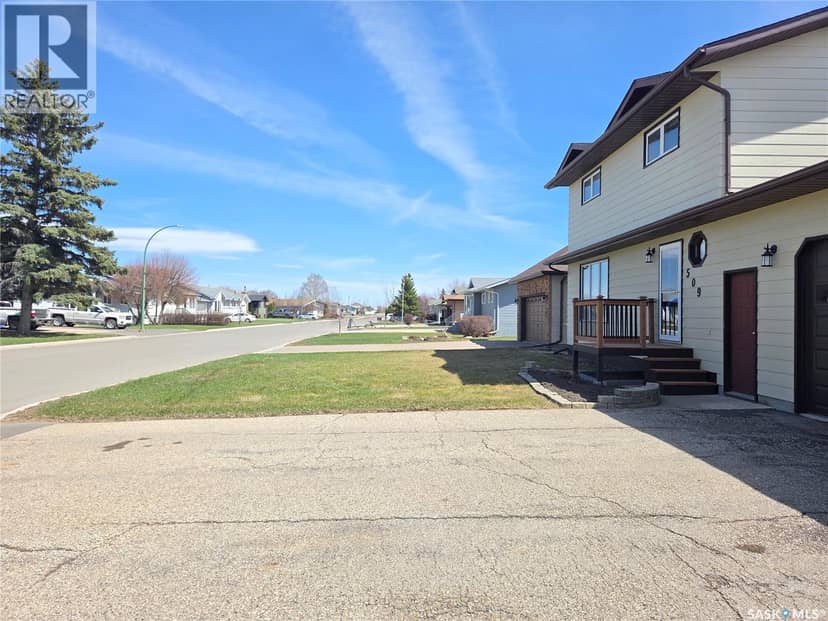 509 Carlyle AVENUE, Carlyle, photo 5