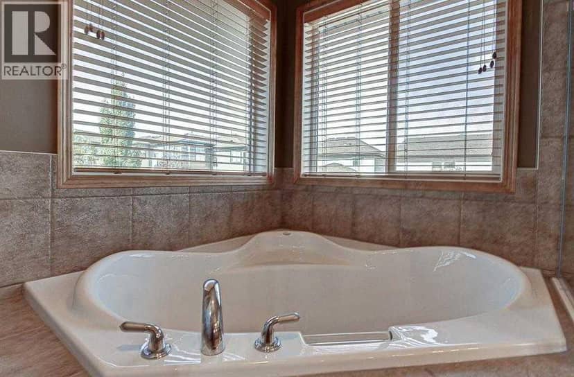 225 Kincora Heights NW — photo 24 of 38