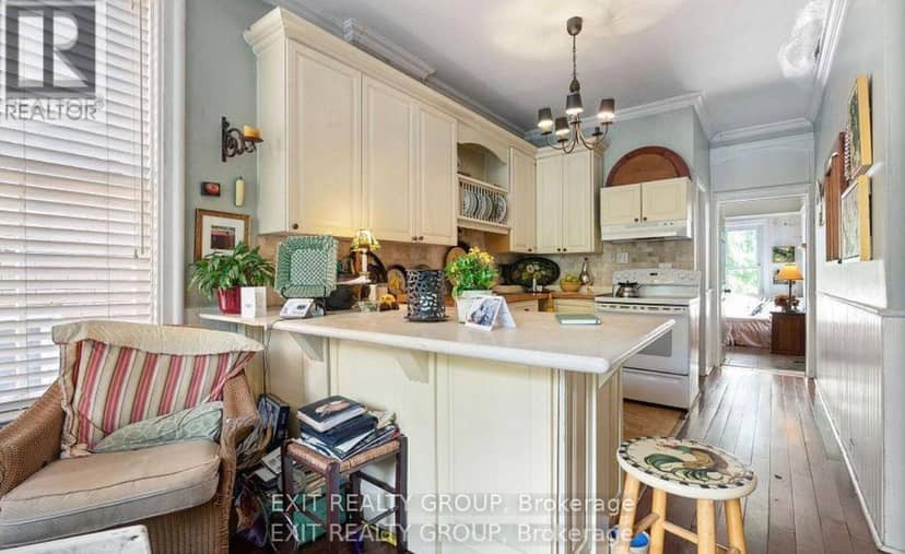 11 Isabel Street — photo 12 of 20