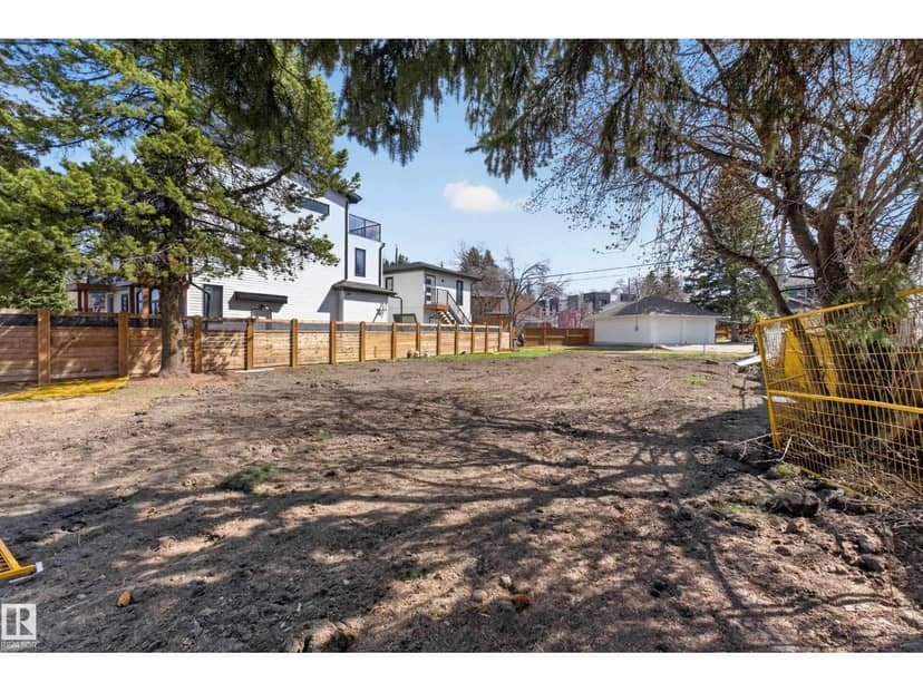 10655 61 AV NW — photo 17 of 26