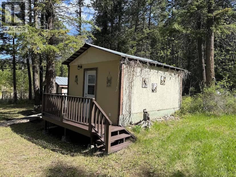 1278 Galena School Road, Spillimacheen, photo 2