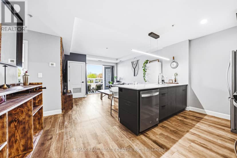 111 - 34 Norman Street — photo 5 of 39