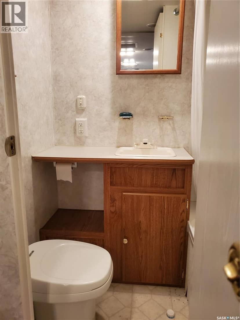 RV R # 18 Poplar Beach Resort — photo 17 of 40