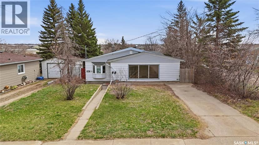1065 Stadacona STREET W, Moose Jaw