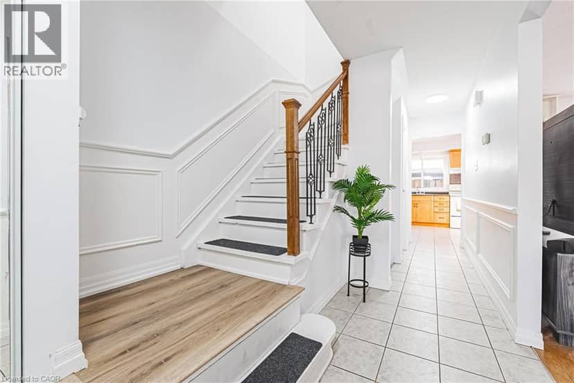2220 UPPER MIDDLE Road Unit# 4 — photo 2 of 35