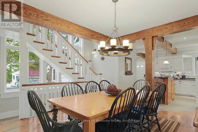 1020 Birch Glen Maple Cottage Week 5 Road, Lake of Bays, photo 5