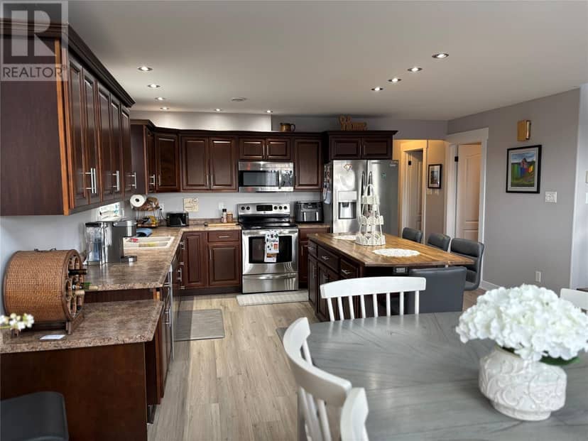 4 Ross Avenue — photo 10 of 40