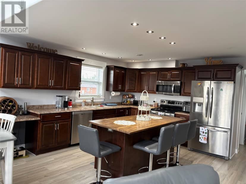 4 Ross Avenue — photo 9 of 40