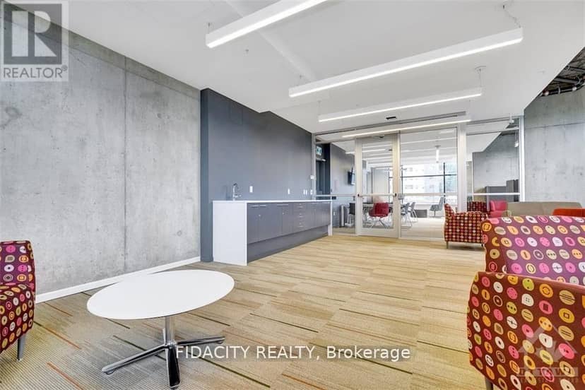 2912 - 105 Champagne Avenue S — photo 13 of 25