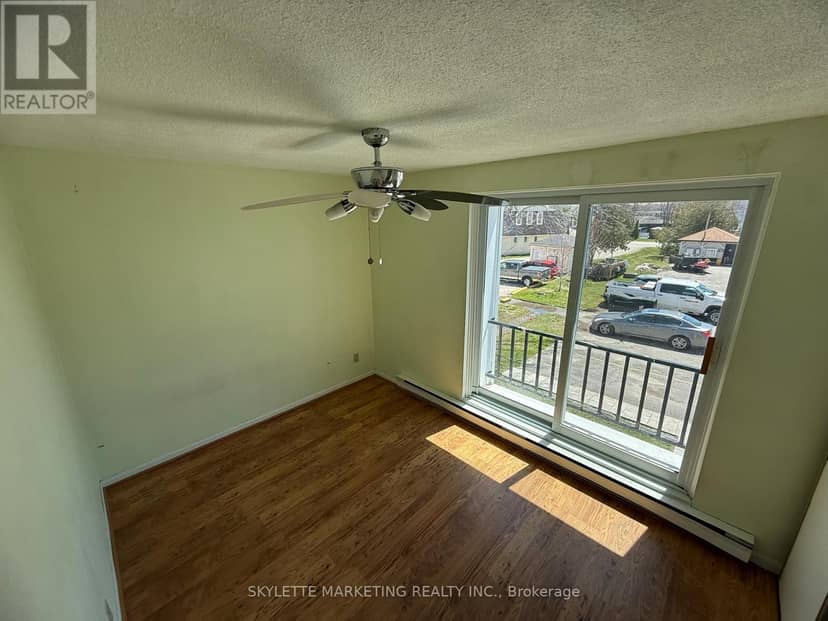 24 - 2 Paradise Boulevard — photo 13 of 30