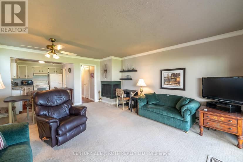 26 - 1 Paradise Boulevard — photo 9 of 27