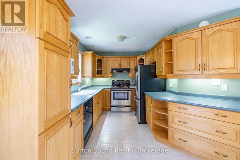 126 Alexandria Street — photo 8 of 29