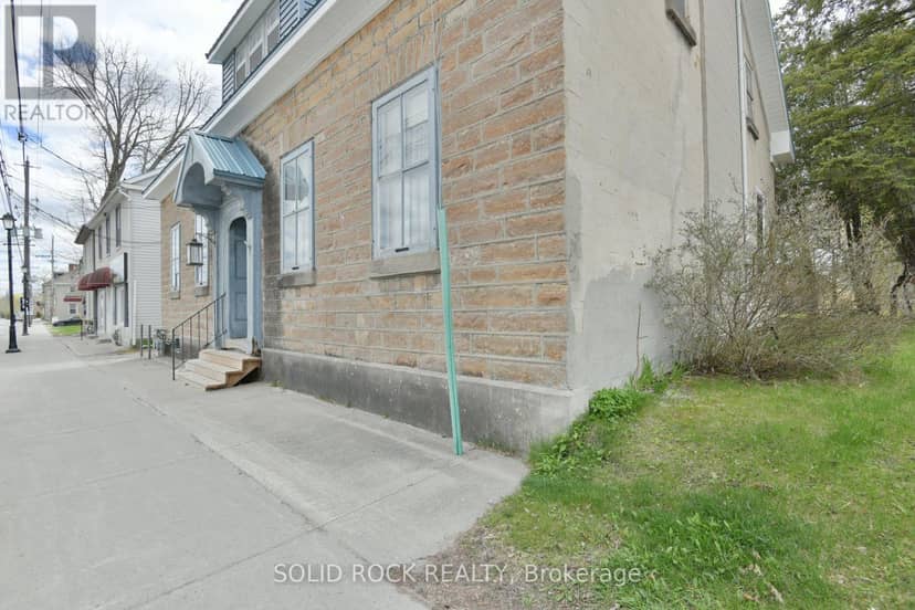 28 Wilson Street W — photo 5 of 24