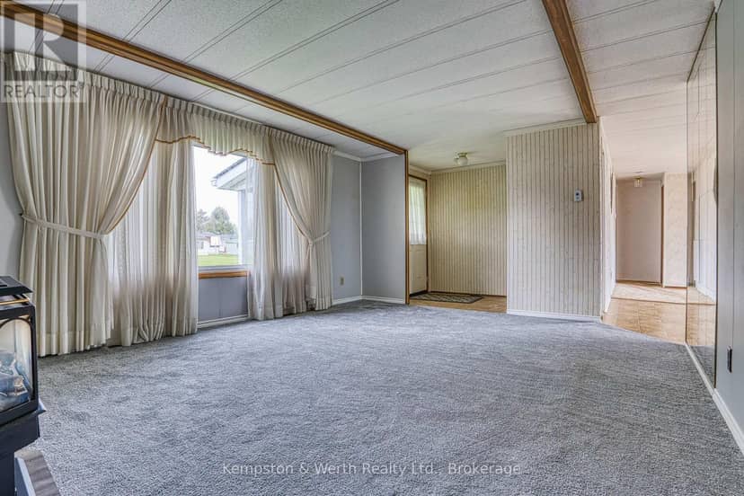 71 Fairview Crescent — photo 18 of 30