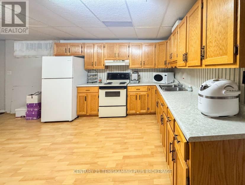 781 Dawson Point Road E — photo 19 of 37