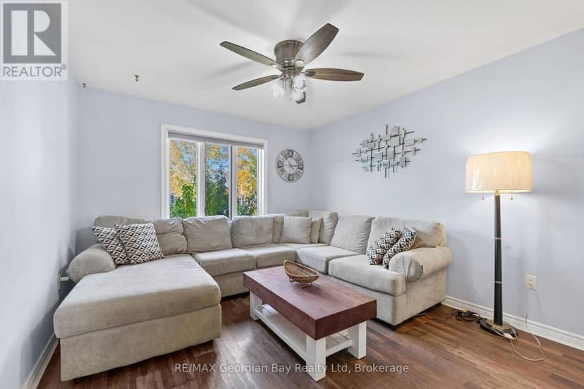 925 Dominion Avenue — photo 4 of 40
