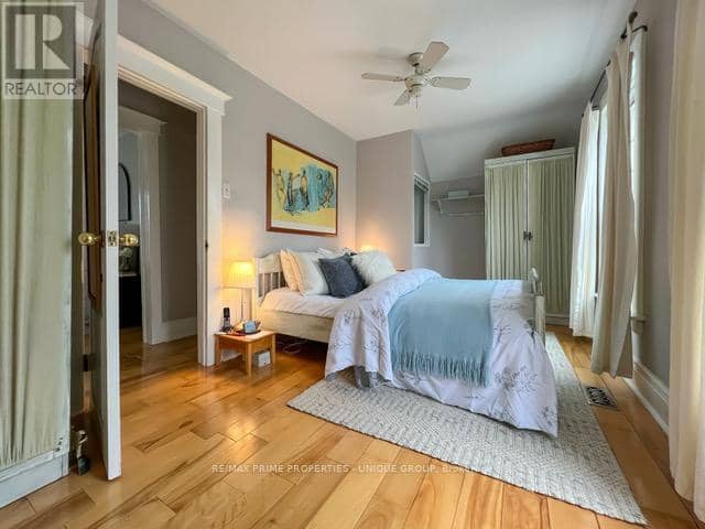 11 Freeman Street — photo 12 of 25