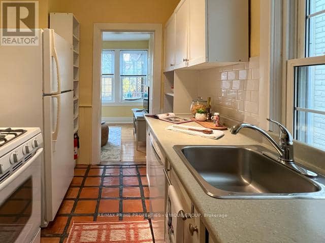 11 Freeman Street — photo 5 of 25