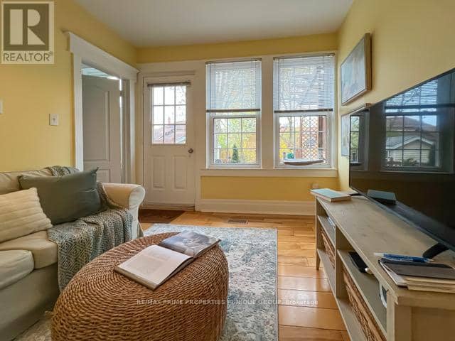 11 Freeman Street — photo 8 of 25