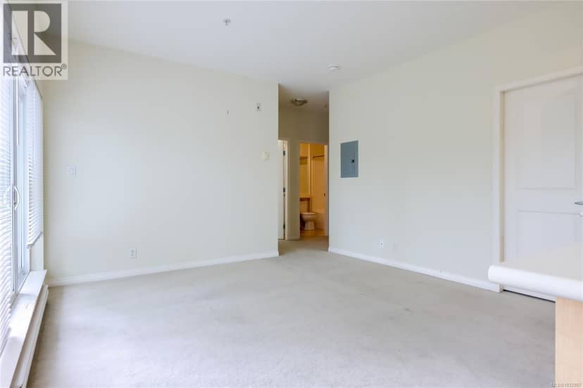 207 1550 Church Ave, Saanich, photo 6