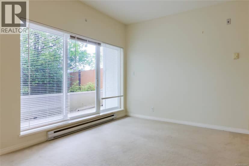 207 1550 Church Ave, Saanich, photo 7