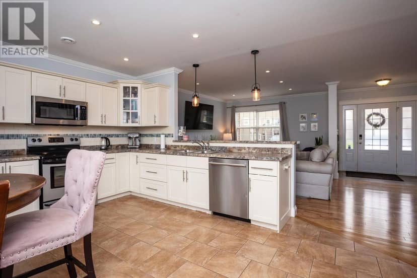 17 Cameron Heights — photo 9 of 27