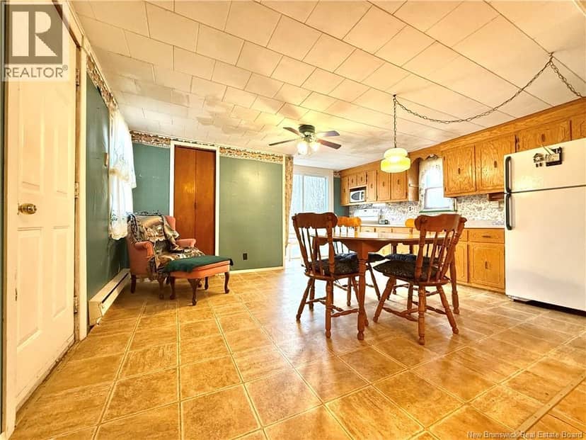 21 Maple Street — photo 2 of 26
