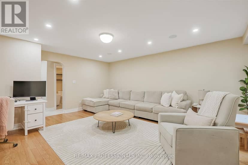 53 Tilden Crescent — photo 19 of 40