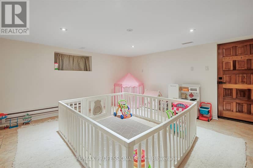 53 Tilden Crescent — photo 35 of 40