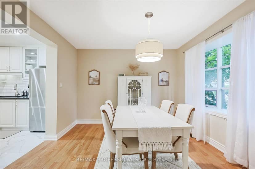 53 Tilden Crescent — photo 9 of 40