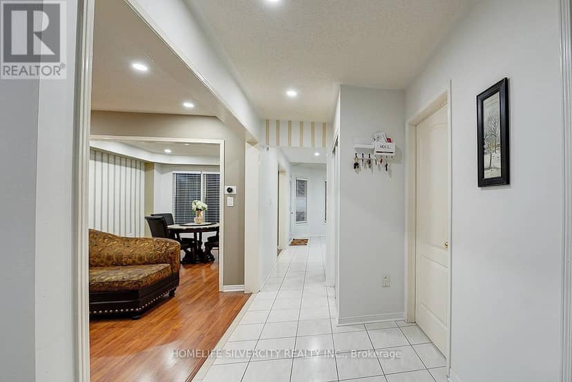 11 Rangeland Road — photo 5 of 38