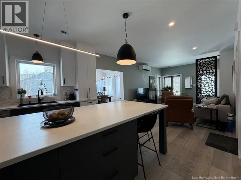 8 Louise Street — photo 11 of 40