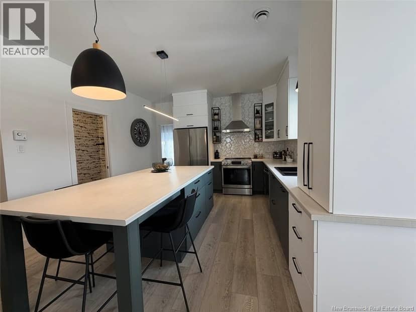 8 Louise Street — photo 12 of 40
