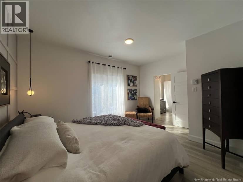 8 Louise Street — photo 17 of 40