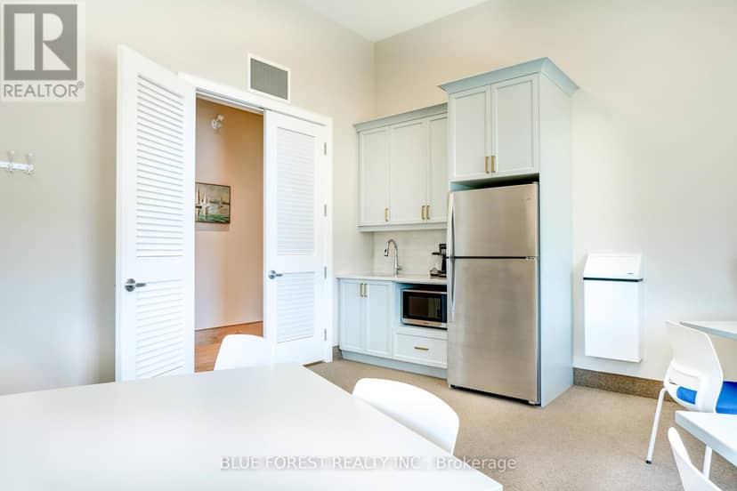 92 The Promenade — photo 10 of 16