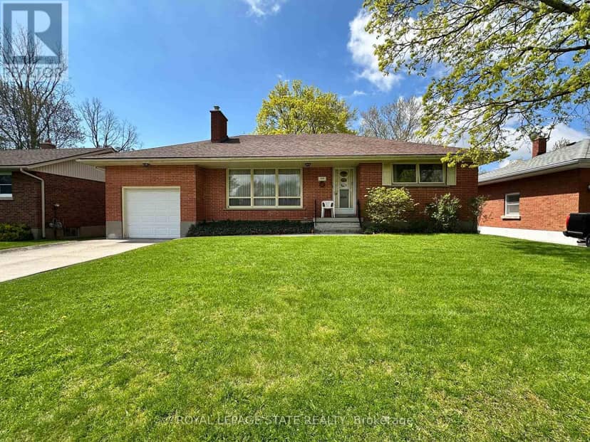 130 Gardiner Avenue E — photo 4 of 39