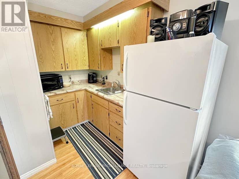91 St. Lawrence Street E — photo 18 of 38
