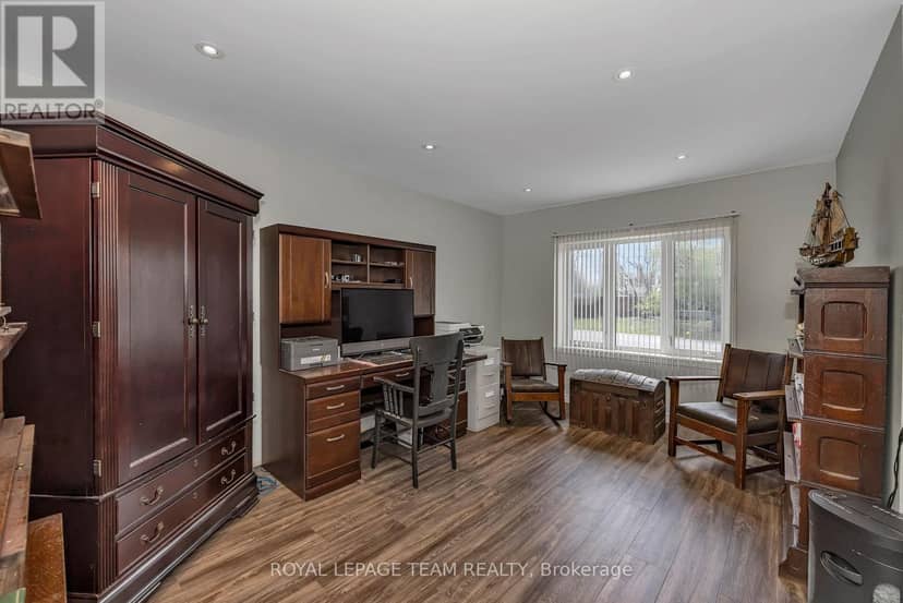 73 Southpark Drive — photo 19 of 40