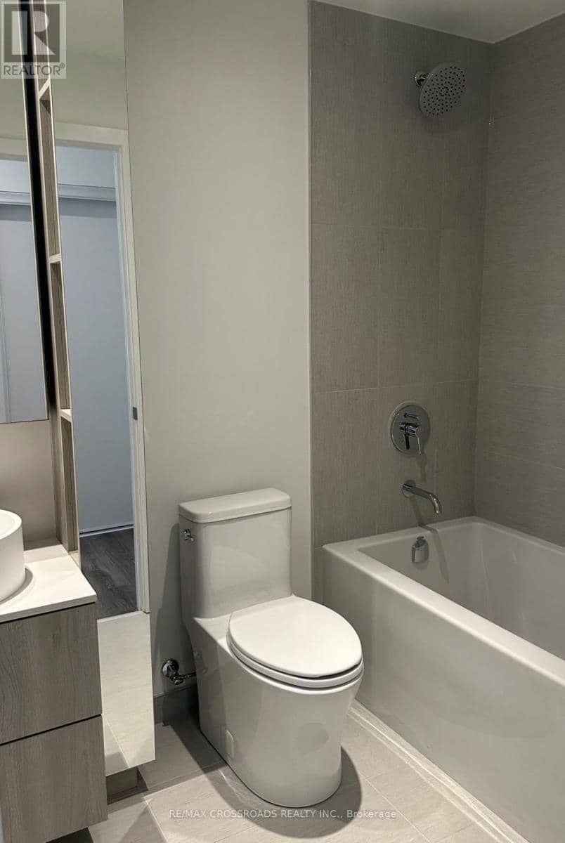 1804 - 28 Ann Street — photo 5 of 10