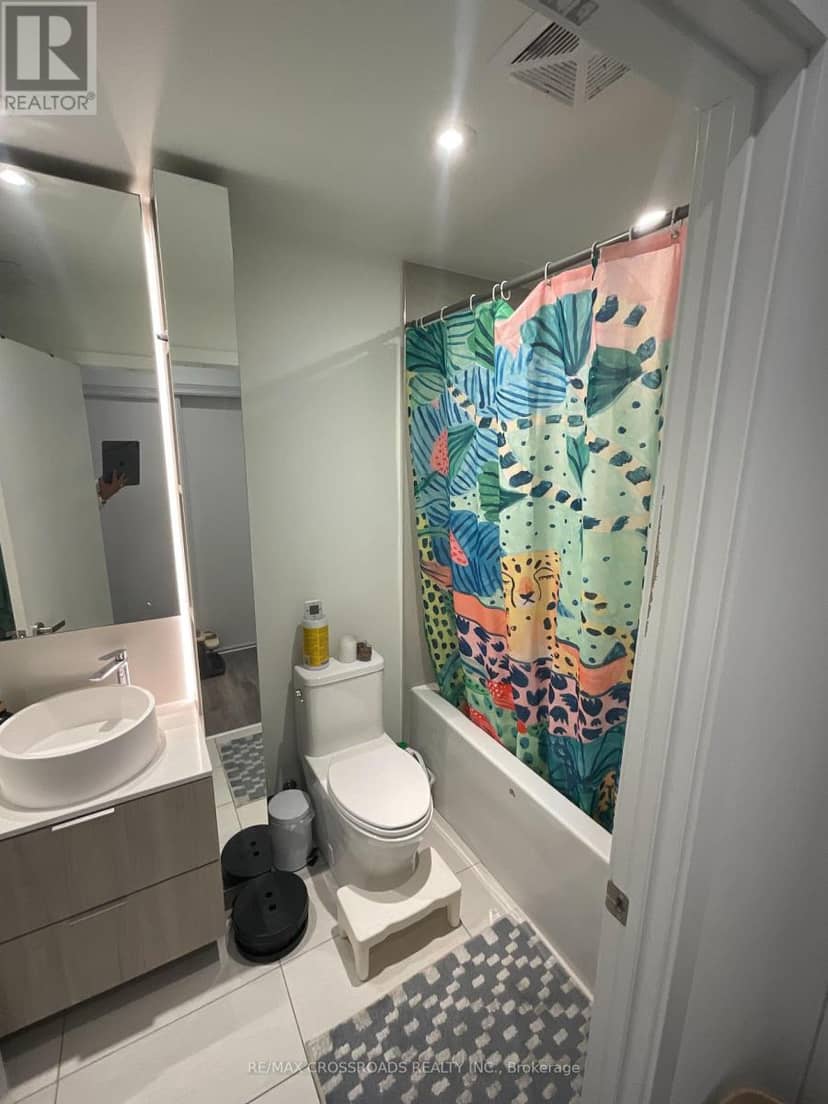 1804 - 28 Ann Street — photo 7 of 10