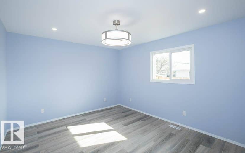 5006 50 AV — photo 32 of 40