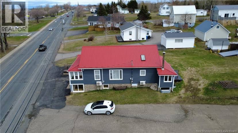 300 Boulevard St-Pierre Ouest — photo 4 of 40
