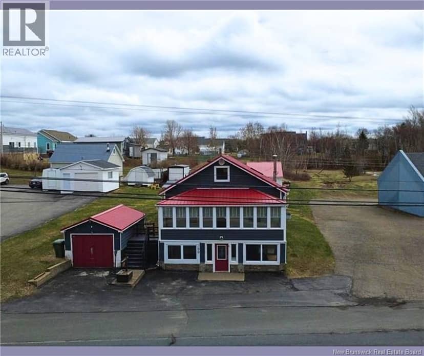 300 Boulevard St-Pierre Ouest — photo 1 of 40